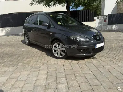 Usado Seat Altea XL Sport 140 CV (102 kW) 2008 Negro Monovolumen