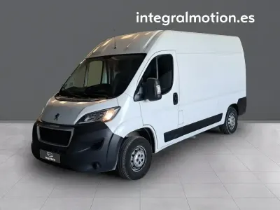 Usado Peugeot Boxer Premium 128 CV (94 kW) 2019 Blanco Van