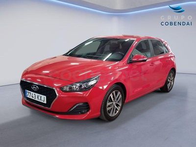 Usado Hyundai i30 120 CV (88 kW) 2019 Rojo Berlina