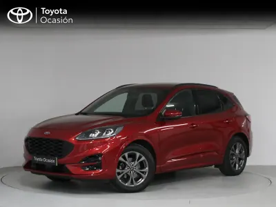 Usado Ford Kuga ST-Line 150 CV (110 kW) 2022 Granate SUV