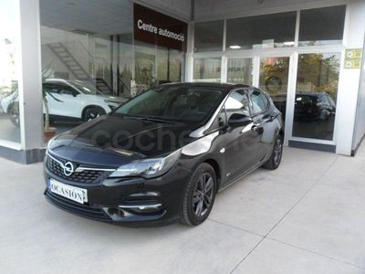 Usado Opel Astra Design & Tech 105 CV (77 kW) 2021 Negro Berlina