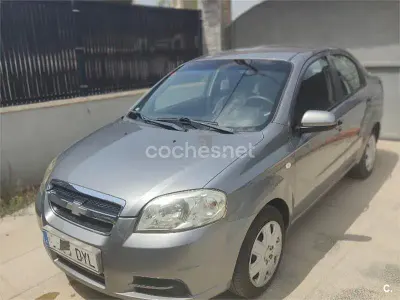 Usado Chevrolet Aveo LS 94 CV (69 kW) 2006 Gris / plata Berlina