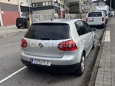 Gris / plata Usado 2007 VW Golf Trendline Berlina | 5000 € (Precio justo)