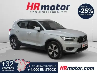 Käytetty Volvo XC40 Inscription 211 HP (155 kW) 2022 Valkoinen Katumaasturi