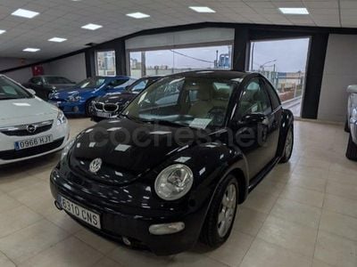 Usado VW New Beetle 150 CV (110 kW) 2004 Negro Utilitario