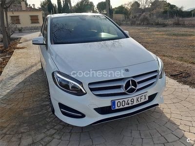 Mercedes B200