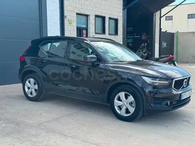 Usado Volvo XC40 Momentum 129 CV (94 kW) 2021 Negro SUV