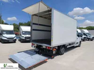 Usado Renault Master R.S. 145 CV (106 kW) 2024 Blanco Monovolumen