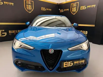Usado Alfa Romeo Stelvio Veloce 210 CV (154 kW) 2022 Azul SUV