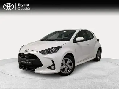 Usado Toyota Yaris Active 116 CV (85 kW) 2025 Blanco Utilitario