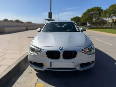 Usado BMW 114 95 CV (69 kW) 2013 Gris Utilitario
