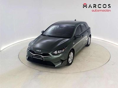 Usado Kia Ceed 120 CV (88 kW) 2024 Verde Utilitario