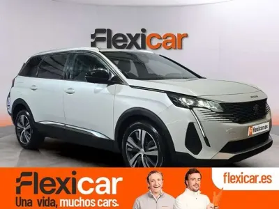 Usado Peugeot 5008 Allure 131 CV (96 kW) 2024 Blanco SUV