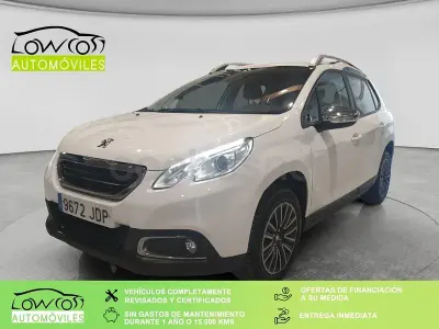 Usado Peugeot 2008 Active 82 CV (60 kW) 2015 Blanco SUV