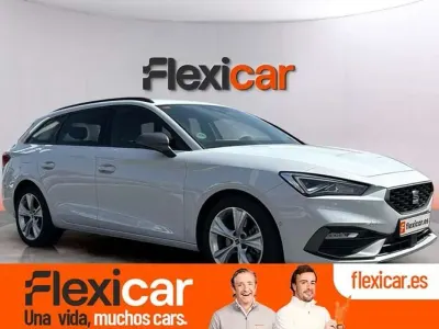 Usado Seat Leon FR 150 CV (110 kW) 2021 Blanco Familiar