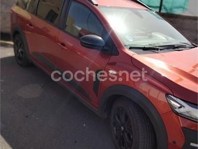 Usado Dacia Jogger Expression 100 CV (73 kW) 2022 Granate Monovolumen