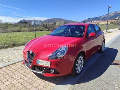 Usado Alfa Romeo Giulietta 120 CV (88 kW) 2020 Rojo Utilitario