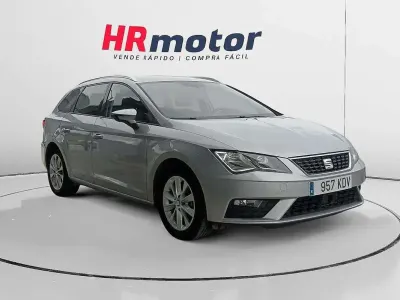 Usado Seat Leon ST Style 150 CV (110 kW) 2017 Gris Familiar