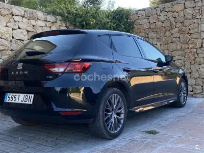 Usado Seat Leon ST Style 110 CV (80 kW) 2014 Negro Familiar