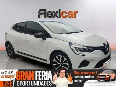 Używany Renault Clio V Business 90 KM (66 kW) 2022 Biały
