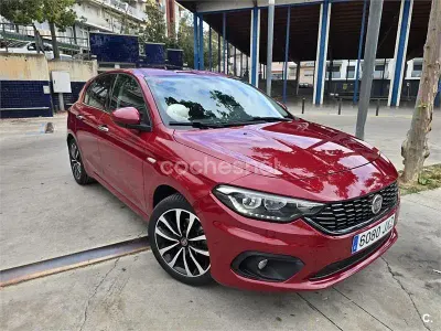 Usado Fiat Tipo Lounge 95 CV (69 kW) 2018 Rojo Berlina