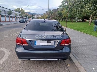 Usado Mercedes E220 170 CV (125 kW) 2015 Gris / plata Berlina