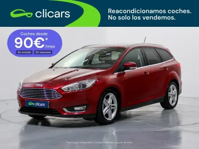 Usado Ford Focus Titanium 125 CV (91 kW) 2017 Rojo Familiar