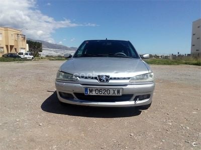 Usado Peugeot 306 71 CV (52 kW) 1999 Gris / plata Berlina