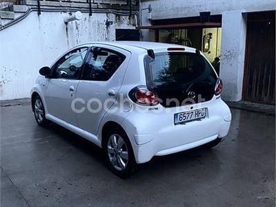 Blanco Usado 2013 Toyota Aygo City Utilitario | 4200 € (Precio justo)