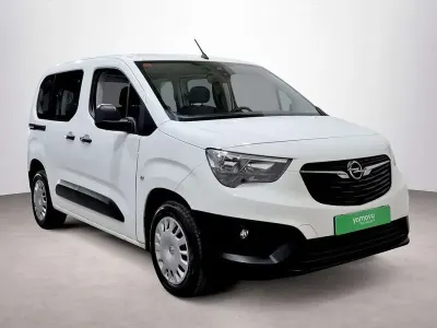 Usado Opel Combo Life Edition 102 CV (75 kW) 2021 Blanco Monovolumen
