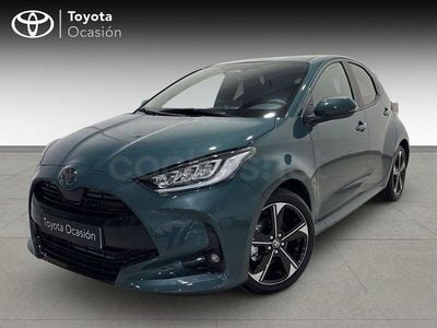 Nieuw Toyota Yaris Hybrid Style 116 PK (85 kW) 2025 Groen Sedan