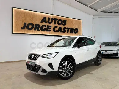 Usado Seat Arona Xperience 110 CV (80 kW) 2022 Blanco SUV