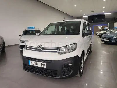 Usado Citroën Berlingo Feel 102 CV (75 kW) 2021 Blanco Monovolumen