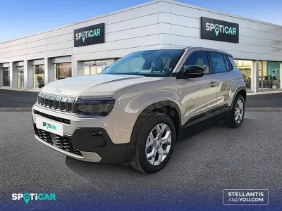 Usado Jeep Avenger Altitude 100 CV (73 kW) 2025 Gris / plata SUV