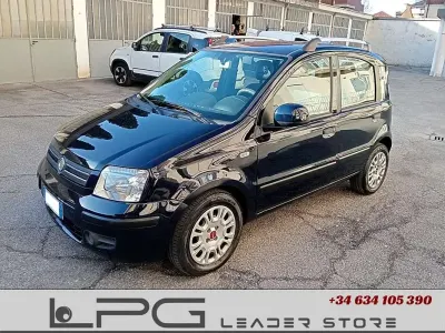 Usado Fiat Panda Dynamic 68 CV (50 kW) 2011 Azul Utilitario