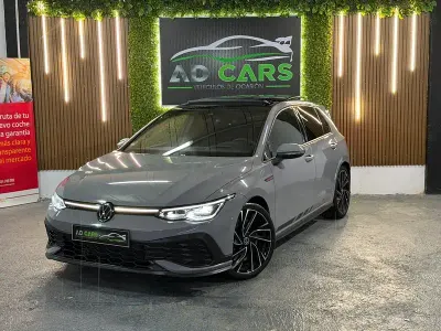 Usado VW Golf VIII GTI Clubsport 301 CV (221 kW) 2023 Gris / plata Berlina