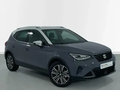 Usado Seat Arona FR 115 CV (84 kW) 2025 Gris SUV