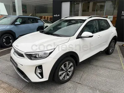 Usado Kia Stonic 100 CV (73 kW) 2025 Blanco SUV