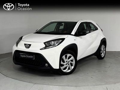 Usado Toyota Aygo X Play 72 CV (52 kW) 2024 Blanco SUV