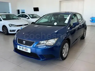 Usado Seat Leon Reference 110 CV (80 kW) 2015 Azul Berlina