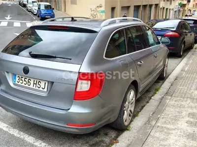 Begagnad Skoda Superb Exclusive 170 HK (125 kW) 2013 Grå Kombi
