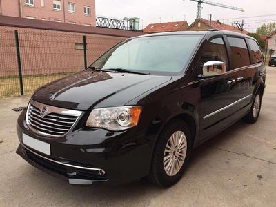Negro Usado 2014 Lancia Voyager Platinum Monovolumen | 17.900 € (Caro)