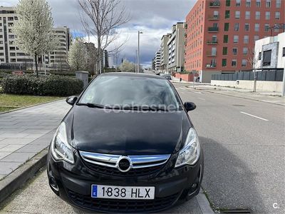 Usado Opel Corsa Selective 75 CV (55 kW) 2012 Negro Utilitario