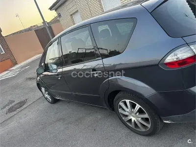 Usado Ford S-MAX Titanium 140 CV (102 kW) 2007 Violeta / lila Monovolumen