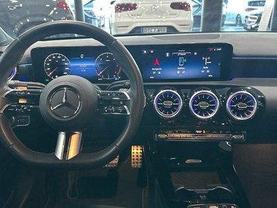 Usado Mercedes A200 150 CV (110 kW) 2025 Azul espectra