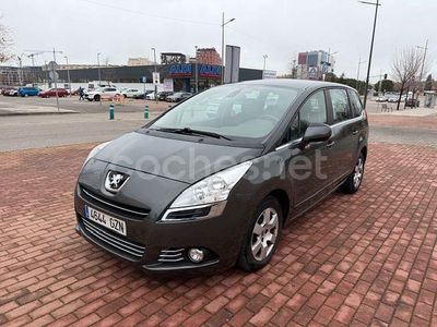 Gris / plata Usado 2010 Peugeot 5008 Premium Monovolumen | 4800 € (Buen precio)