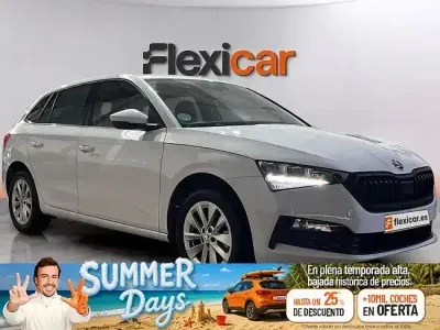 Usado Skoda Scala 110 CV (80 kW) 2023 Blanco Utilitario