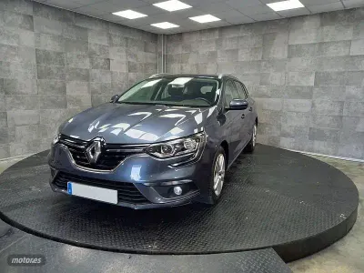 Usado Renault Mégane GrandTour Intens 116 CV (85 kW) 2020 Gris Familiar