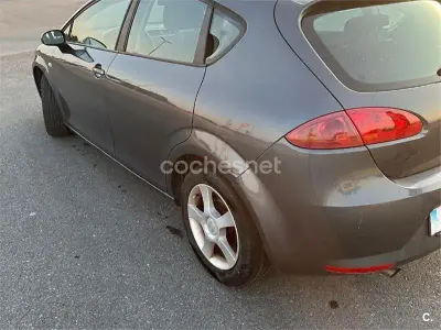 Usado Seat Leon Stylance 102 CV (75 kW) 2005 Gris / plata Utilitario