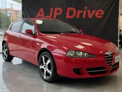 Usado Alfa Romeo 147 Impression 105 CV (77 kW) 2005 Rojo Utilitario